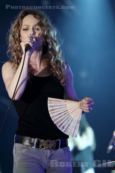 VANESSA PARADIS - 2010-06-26 - PARIS - Hippodrome de Longchamp - 